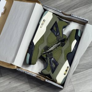 AIR JORDAN 4 “Craft Medium Olive” SNEAKERS