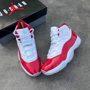 AIR JORDAN RETRO 11 XI CHERRY WHITE / VARSITY RED
