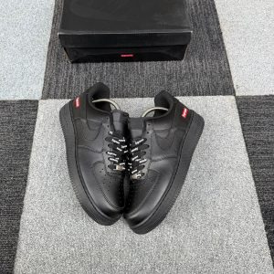 Nike Air Force 1 Low Supreme TRIPLE BLACK