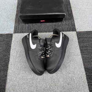 Nike Air Force 1 Low Supreme TRIPLE BLACK WHITE SWOOSH